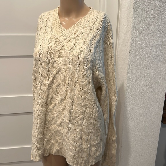True Mark V-Neck Cable Knit Sweater - Picture 2 of 11